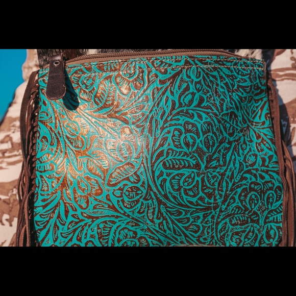 Embossed Leather And Cowhide Fringe Western Fashion Purse - Picture 2 of 6